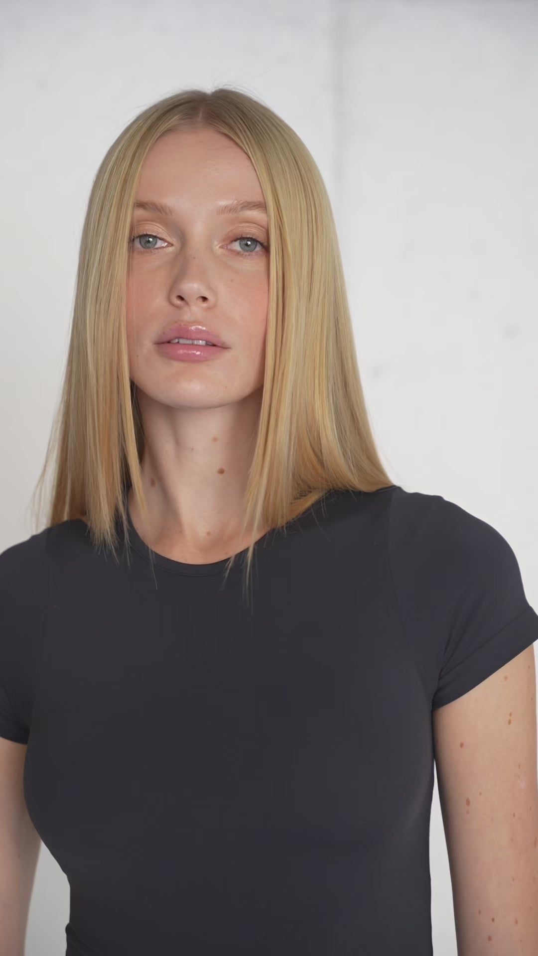 1010 Extensions clip-in set in neutral blonde for effortless daily styling and thickness
